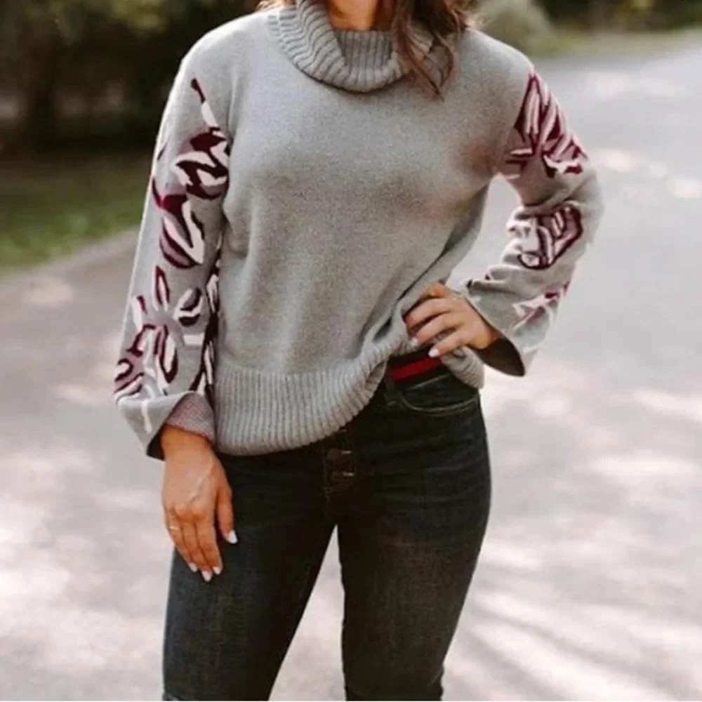 Cabi Eden gray floral flared sleeve turtleneck chunky sweater size medium